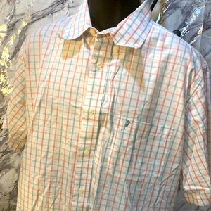 Men’s button up short sleeve